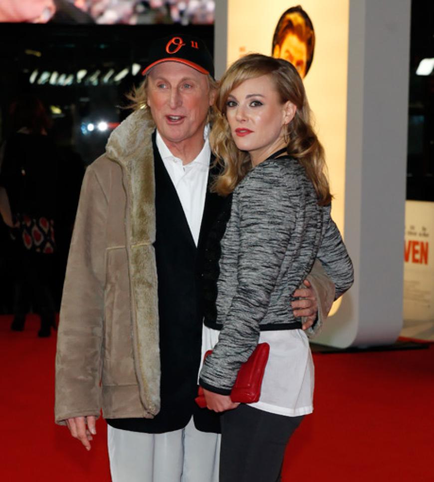 Im Jahr 2011 gaben Komiker Otto Walkes und Schauspielerin Eva Hassmann ihre Trennung bekannt. Im November diesen Jahres folgte dann die offizielle Scheidung. Mit einer Abfindung von 500.000 Euro endete alles ohne Schlammschlacht