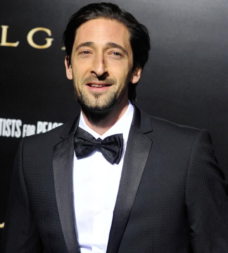 Oscar-Preisträger Adrien Brody im schicken Anzug