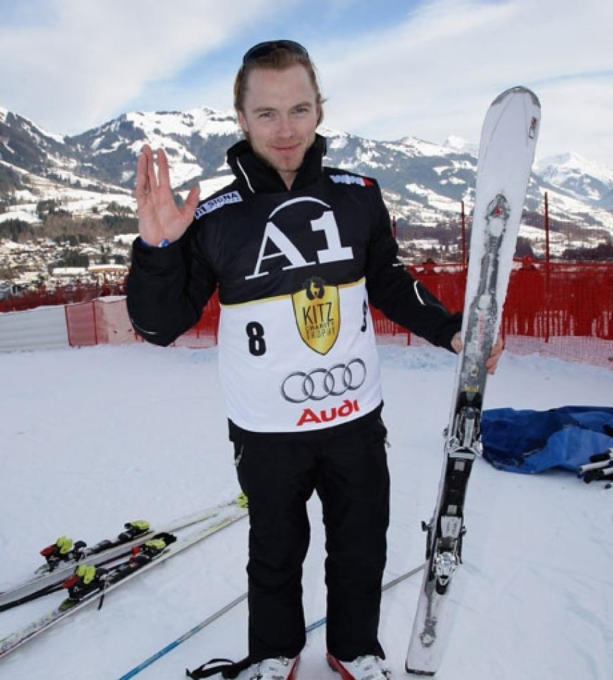 2009 fuhr aus Sänger Ronan Keating bei dem berühmten Hahnenkammrennen in Kitzbühel mit