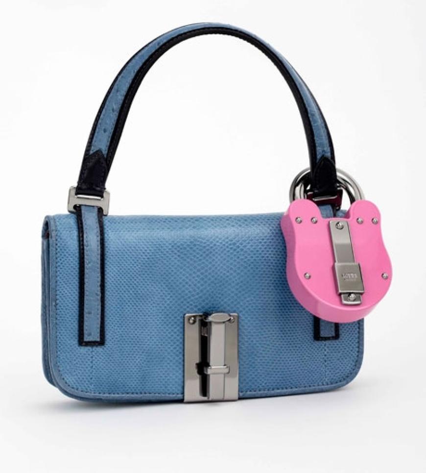 Grafisches Design mit Deko-Schloss
von Loewe, Preis auf Anfrage