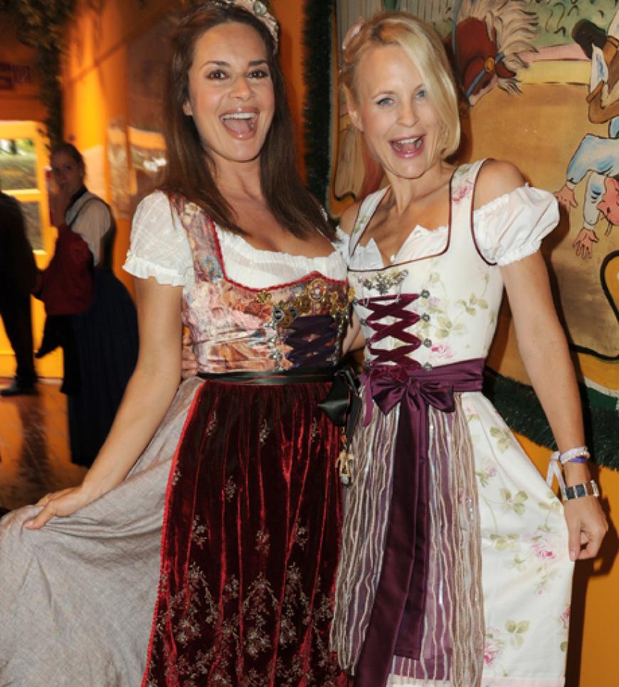 Gitta Saxx und Sonja Kiefer in allerbester Laune