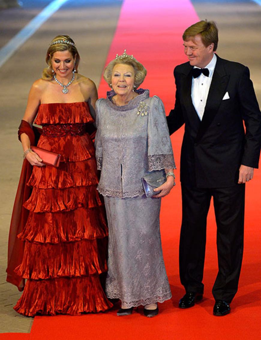 Kronprinzessin Máxima mit ihrer Schwiegermutter, Königin Beatrix der Niederlande, und Ehemann, Kronprinz Willem-Alexander