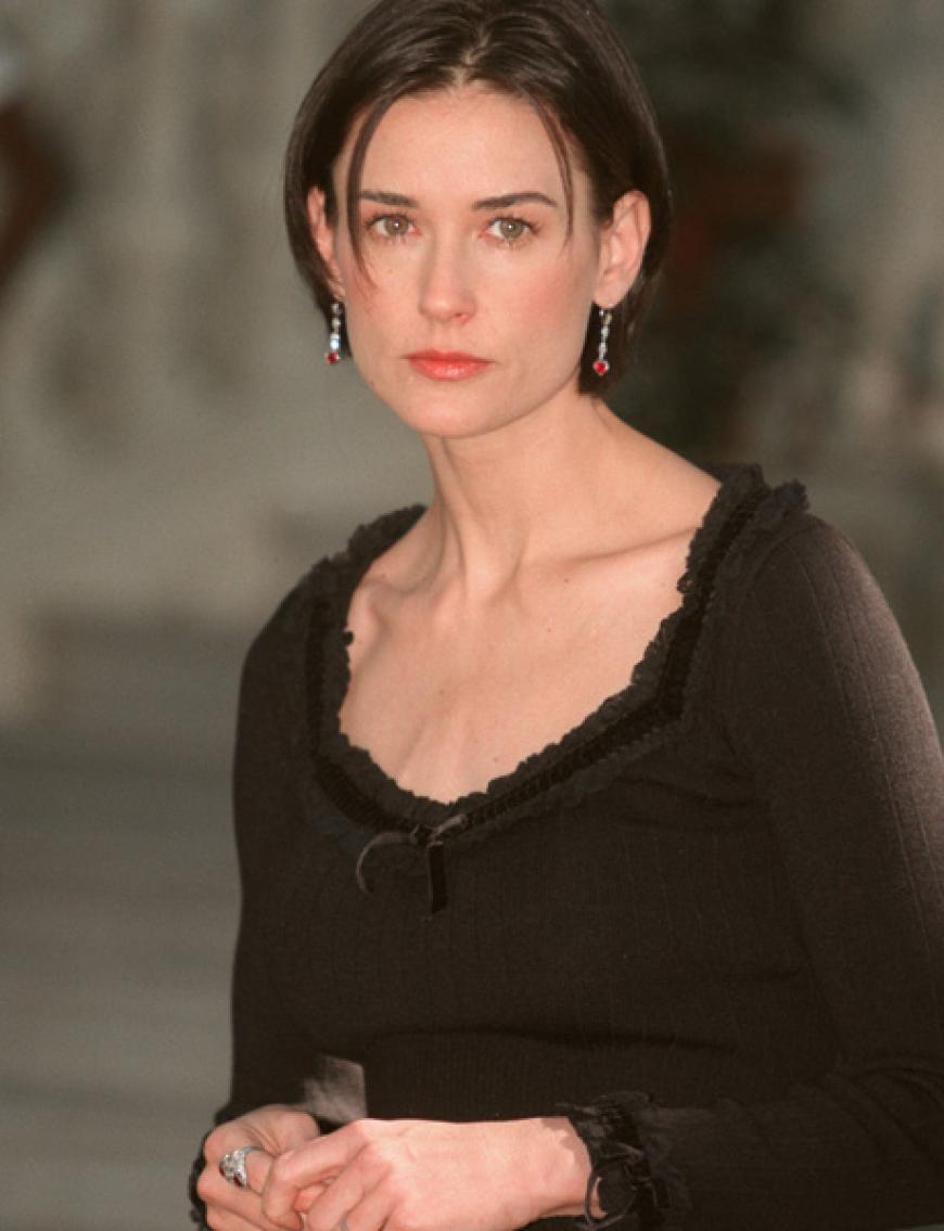 1997: Demi Moore mit kurzem Bob und finsterer Miene. Wer hätte damals gedacht, dass sie später zu den sexiesten Frauen Hollywoods gehören wird?