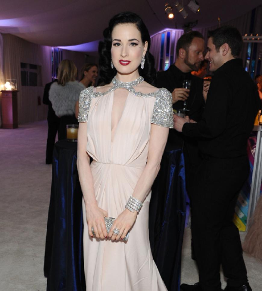 Dita Von Teese wählte zu diesem glamourösen Anlass eine passende Wow-Robe von Jenny Packham