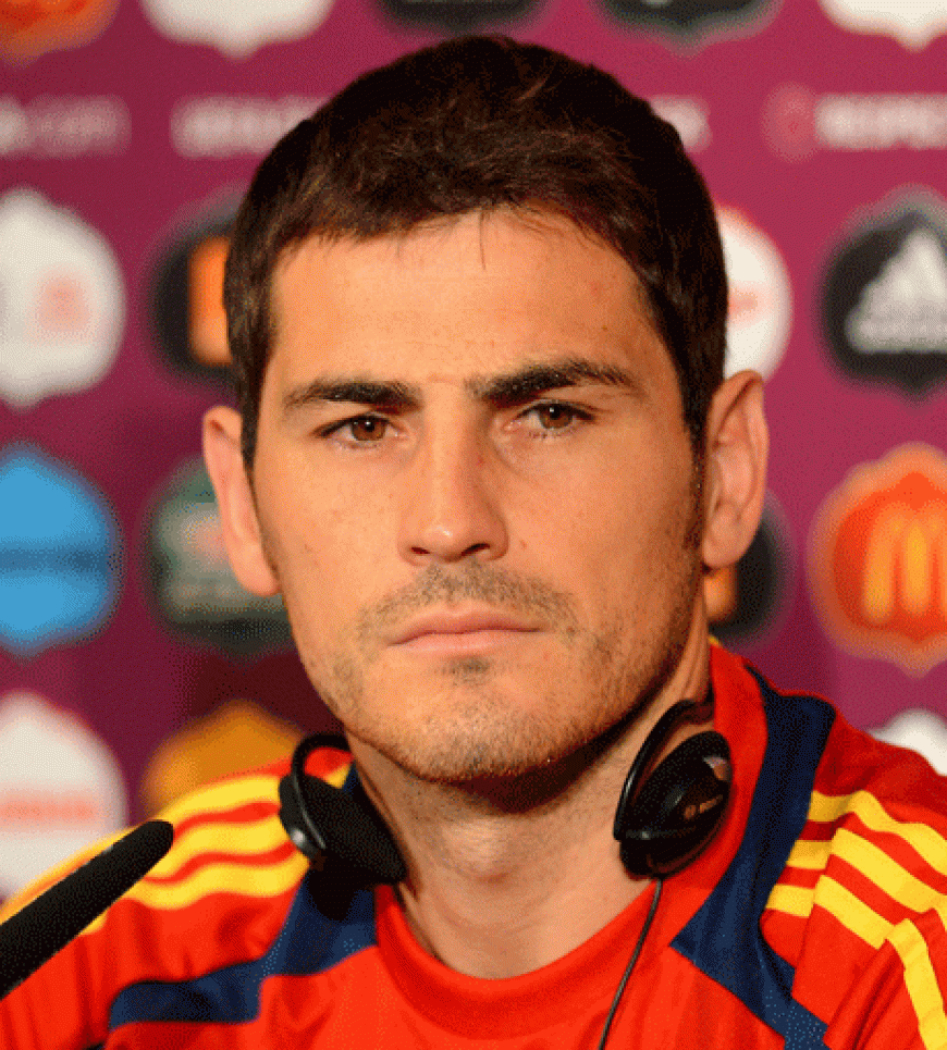 Die Spanier sind in unserer Liste leicht in der Überzahl. Dieser schöne Mann ist Iker Casillas und Torhüter sowie Kapitän