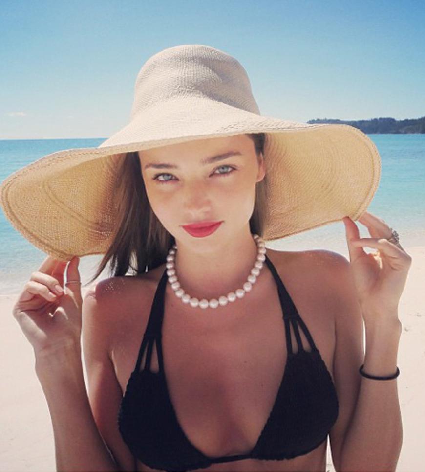 Topmodel Miranda Kerr schickt uns diese tolle Urlaubsaufnahme