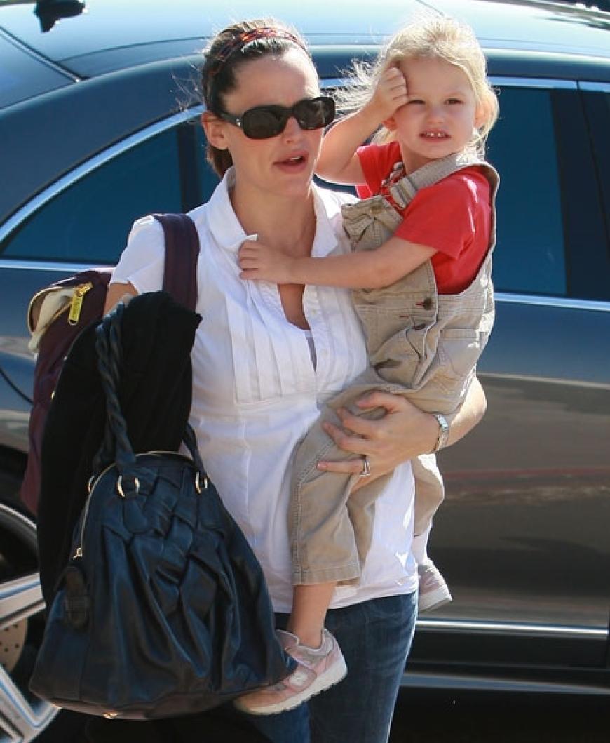 Am 06. Januar brachte sie ihre zweite Tochter Seraphina Rose Elizabeth Affleck zur Welt.