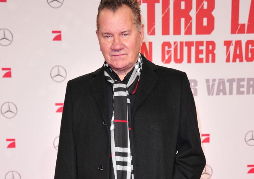 Vor allem die Stimme von Manfred Lehmann kennen wir: Er ist der Synchronsprecher von Bruce Willis