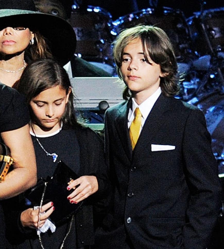 Paris mit ihrem großen Bruder Prince Michael Jackson I.