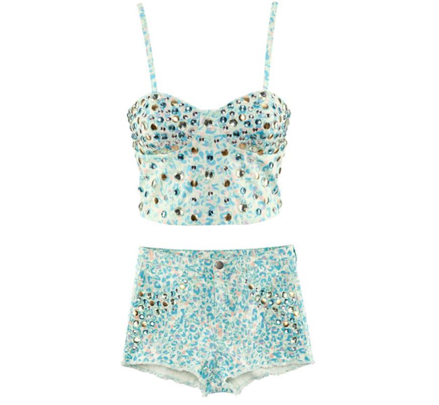 Bustier mit Strasssteinen, ca. 15 Euro und passende Hotpants, ca. 25 Euro von H&M