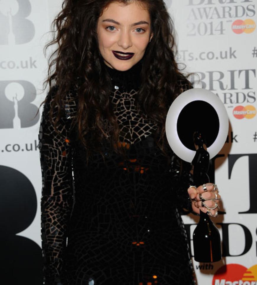 Am Mittwochabend, 19. Februar, wurden in London die begehrten Brit Awards verliehen. Siegerin Lorde (