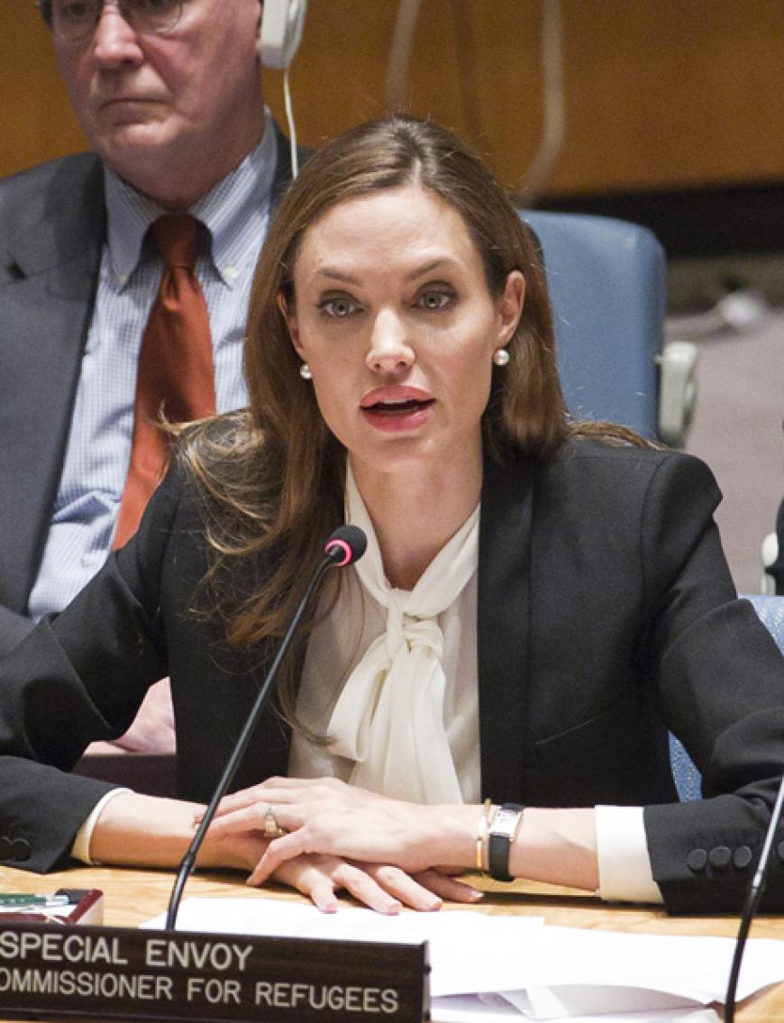 Jolie, selbst sechsfache Mutter, ist seit 2012 Sondergesandte des UN-Flüchtlingshilfswerks (UNHCR). Am 25. Juni 2013 hielt sie ihre erste Rede vor dem höchsten UN-Gremium in New York