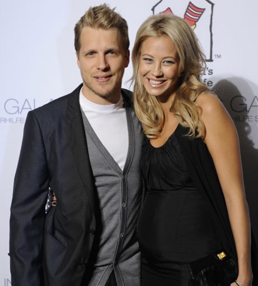 Auch dieses Paar sorgte 2009 für Aufsehen: Nach ihrer Blitz-Beziehung mit Ex-Tennisprofi Boris Becker machten Sandy Meyer-Wölden und Comedian Oliver Pocher ihre Beziehung im Juni bekannt