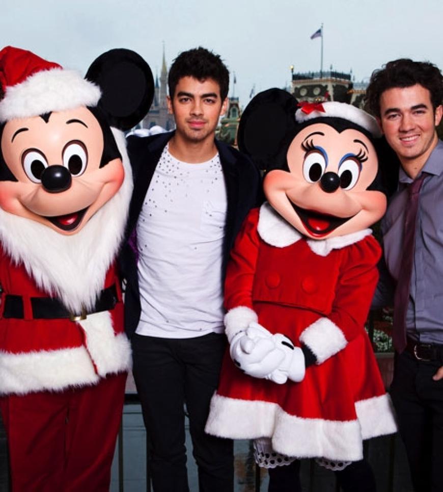 Die Jonas Brothers feierten gemeinsam mit Mickey und Minnie in Disney World