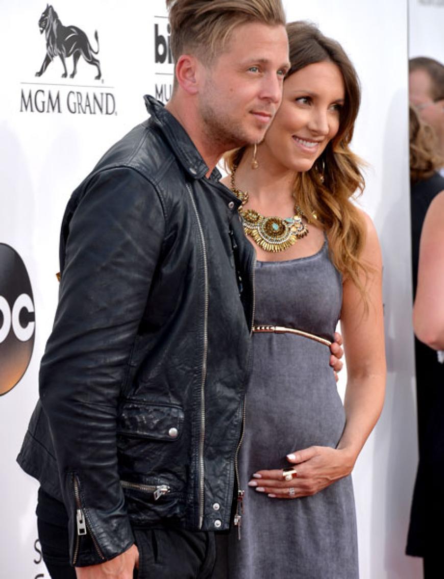 Hübschestes Paar des Abends: Ryan Tedder (One Republic) brachte seine hochschwangere Frau Genevieve mit