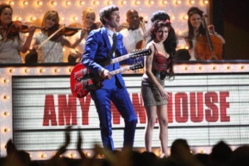 Amy Winehouse und Mark Ronson im Duett