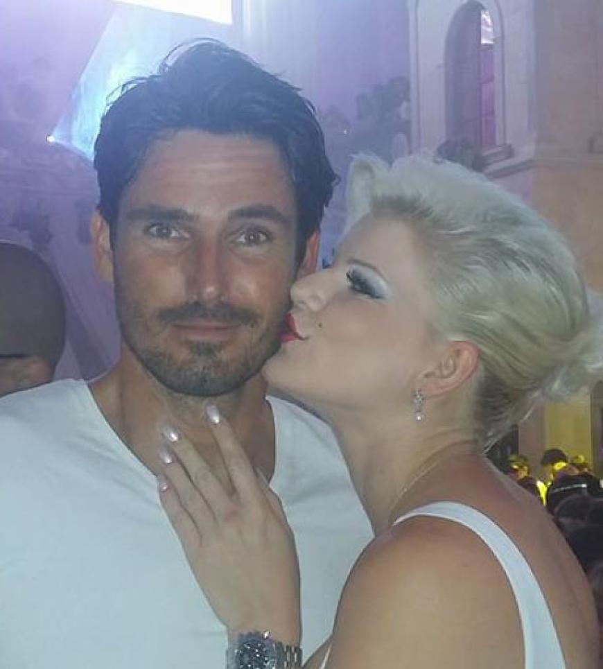Mehr als gute Freunde? Melanie Müller und Jan Kralitschka auf der "White Party" in LInz Mehr als gute Freunde? Melanie Müller und Jan Kralitschka auf der "White Party" in LInz