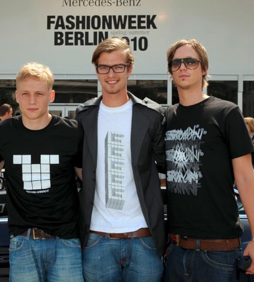 Als Schauspieler feiert er Erfolge, als Modedesigner macht er seine ersten Schritte: Matthias Schweighöfer hat gemeinsam mit dem Designer Kilian Kerner, MTV-Moderator Joko Winterscheidt und Sebastian Radlmeier von Paso Music das T-Shirtlabel