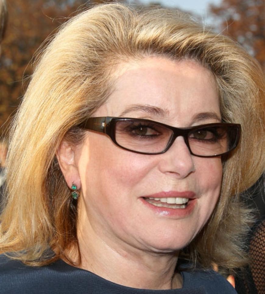Die französische Schauspielerin Catherine Deneuve freut sich auf die Modewoche