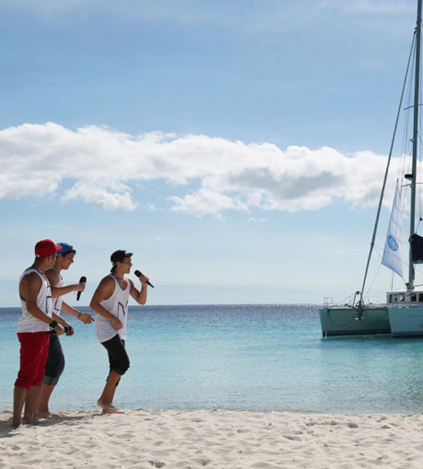 Vor der Traumkulisse von Curacao kämpfen die Jungs ums Weiterkommen
