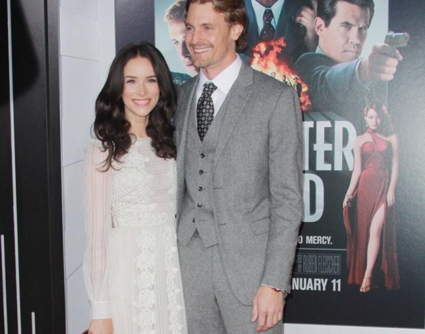 Abigail Spencer mit Josh Pence