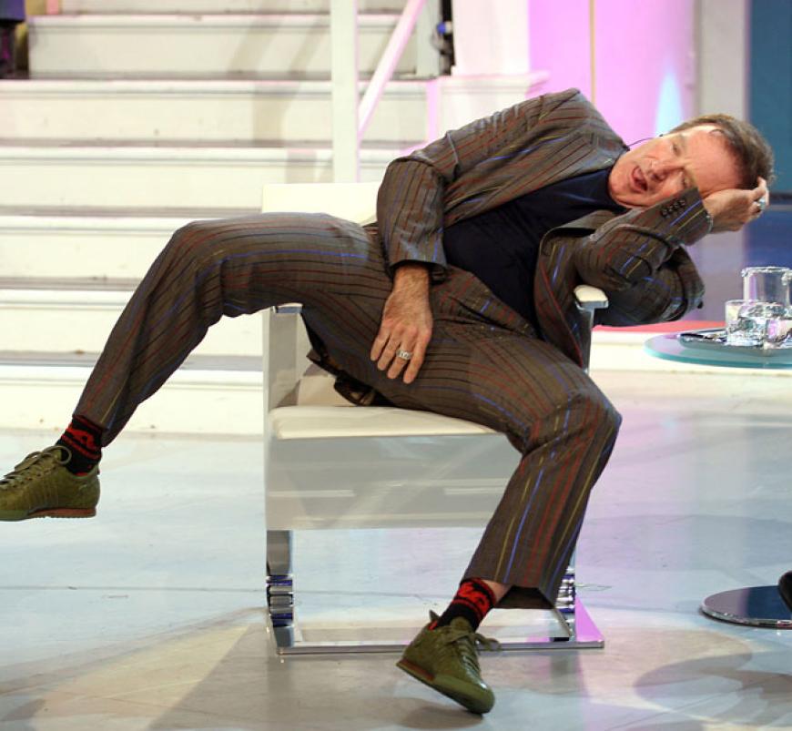 2006 bekannte sich Williams öffentlich zu seinen Alkoholproblemen, legte eine Drehpause ein und ging in Behandlung. Er sei 20 Jahre trocken gewesen, habe jetzt aber wieder mit dem Trinken begonnen, sagte er damals. Nach seinem plötzlichen Erfolg als Fernsehkomiker Ende der 1970er-Jahre hatte er nach eigenen Angaben reichlich Kokain und Alkohol konsumiert, damit aber aufgehört, nachdem sein Freund John Belushi 1982 einen frühen Drogentod starb