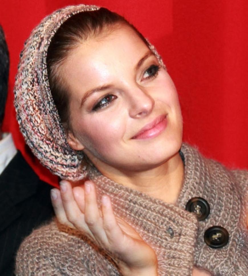 Die Schauspielerin kam im Casual-Look zu Premiere