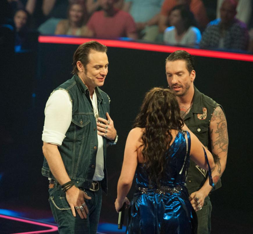 The BossHoss freuen sich, dass Sara mit im Team ist. Ebenfalls freuen dürfen sich ...