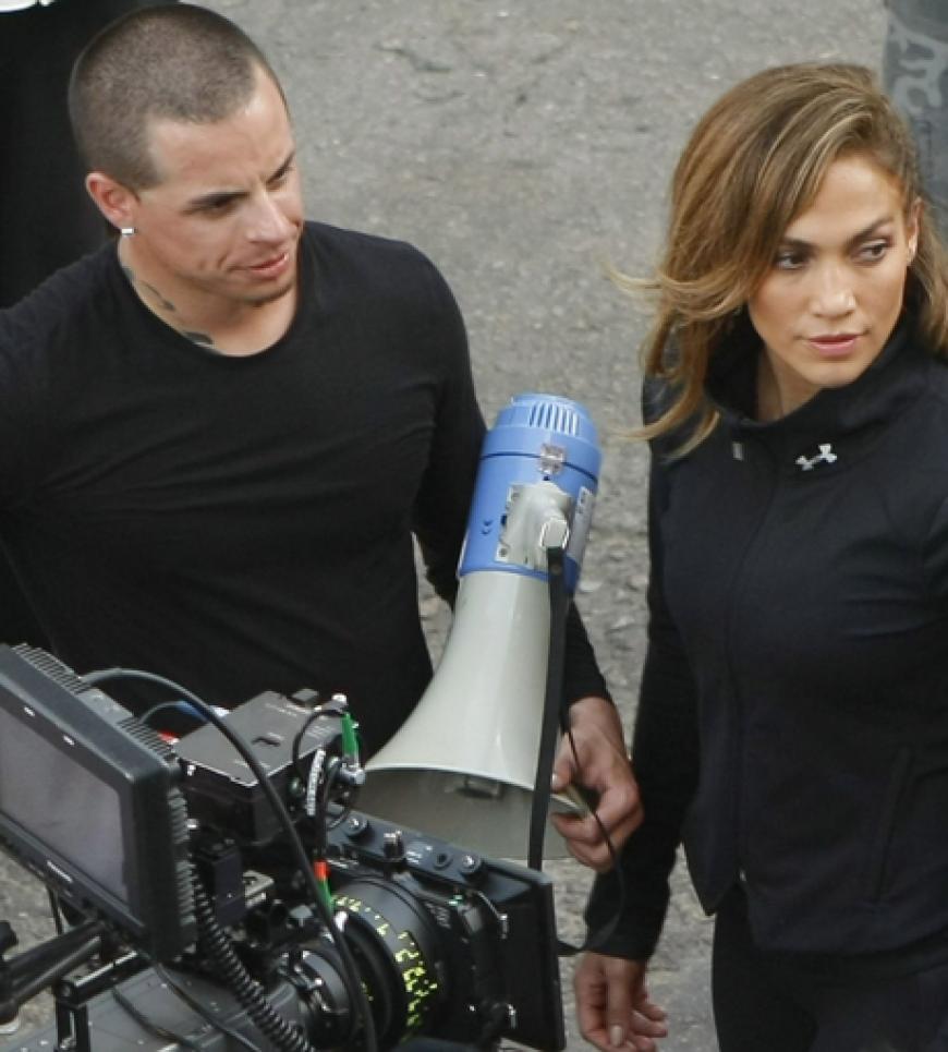 Jennifer Lopez kümmert sich wieder um ihre Gesangskarriere. In Acapulco drehte sie das Video zur neuen Single - gemeinsam mit Tänzer-Freund Casper Smart