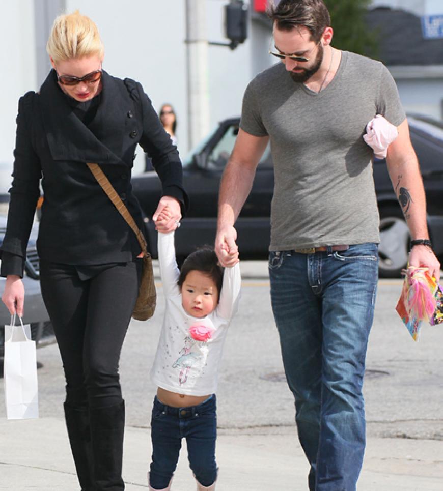 Katherine Heigl und ihr Ehemann Josh Kelley haben 2009 Naleigh aus Südkorea adoptiert