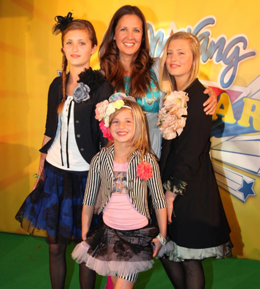 Dana Schweiger mit ihren Töchtern Emma, Lilli und Luna