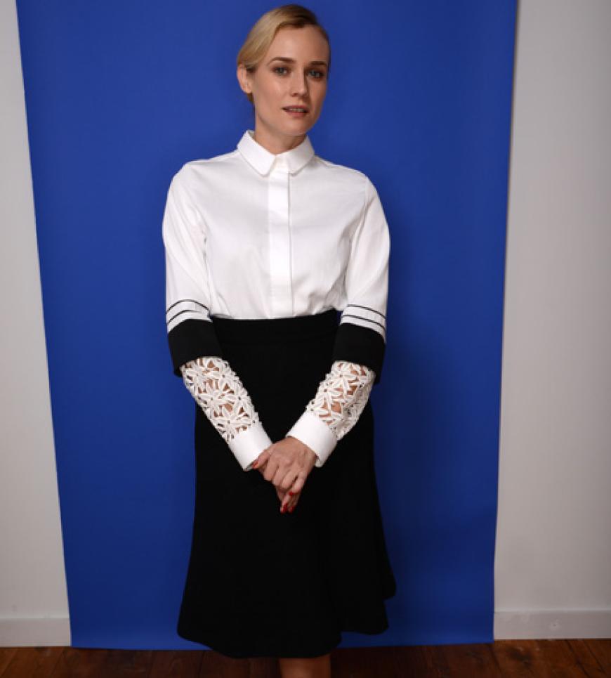 Auch Diane Kruger beweist ein Händchen für diesen Trend und verzaubert uns mit einer schlichten Kombination von Chloé und Chanel.