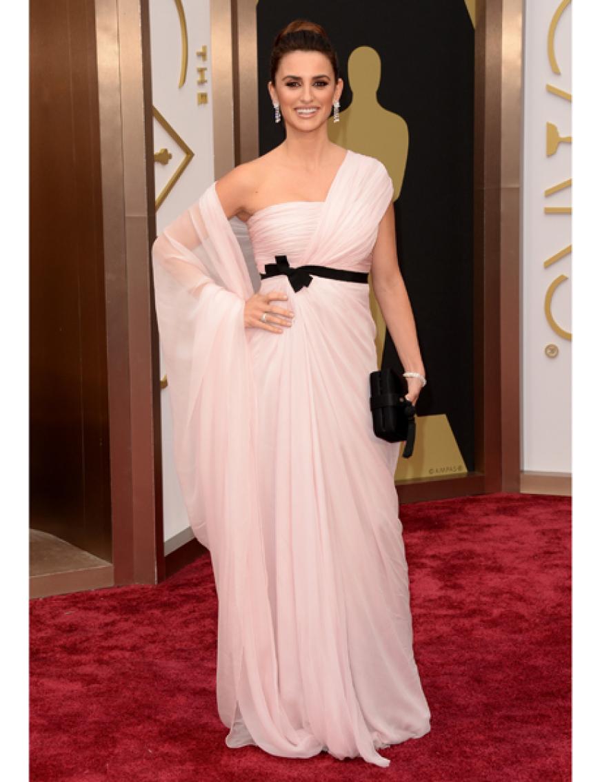 Penelope Cruz bezaubert in rosa