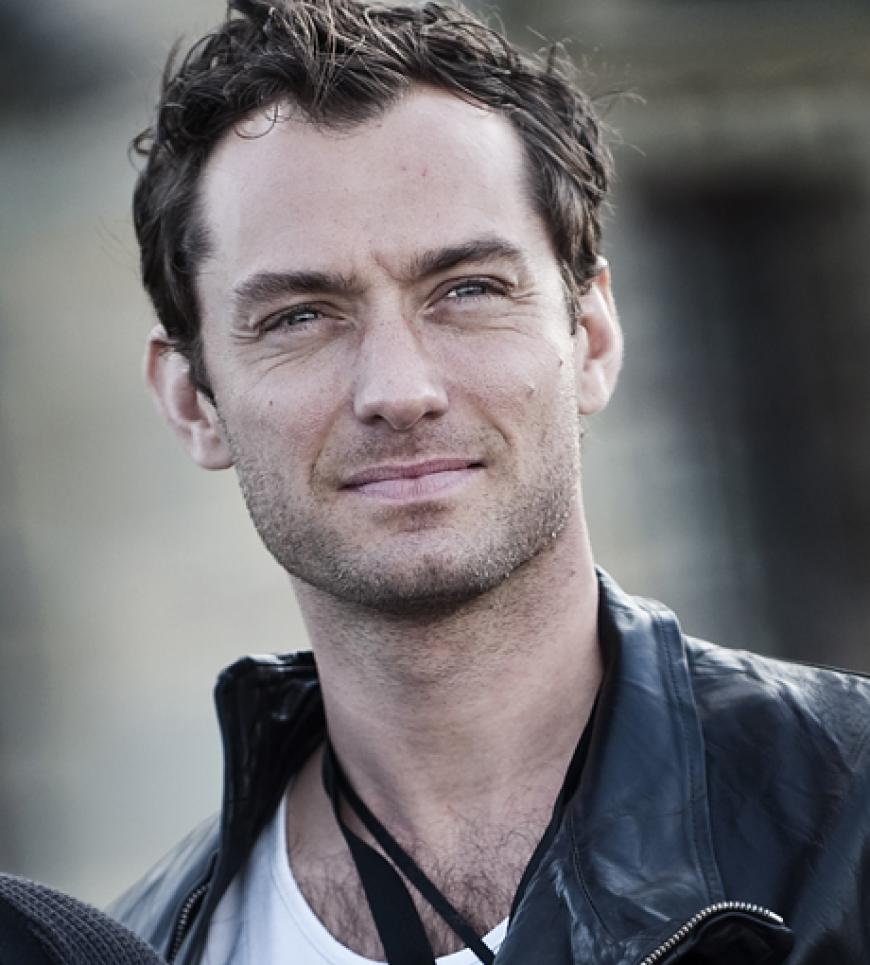 Ein Date mit Hollywood-Schnuckel Jude Law - ein bisher unerfüllter Traum für unsere Bildredakteurin Julia. Aber wer weiß - vielleicht wird ihr Wunsch ja erhört ...
