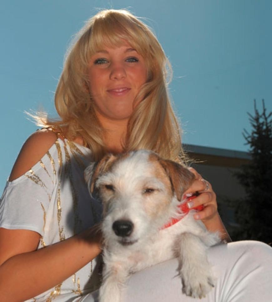Annemarie und ihr Hund Rusty
