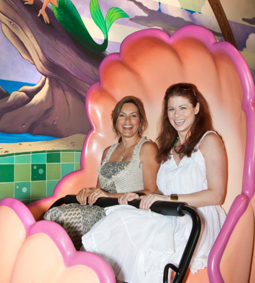 Debra Messing fährt Achterbahn