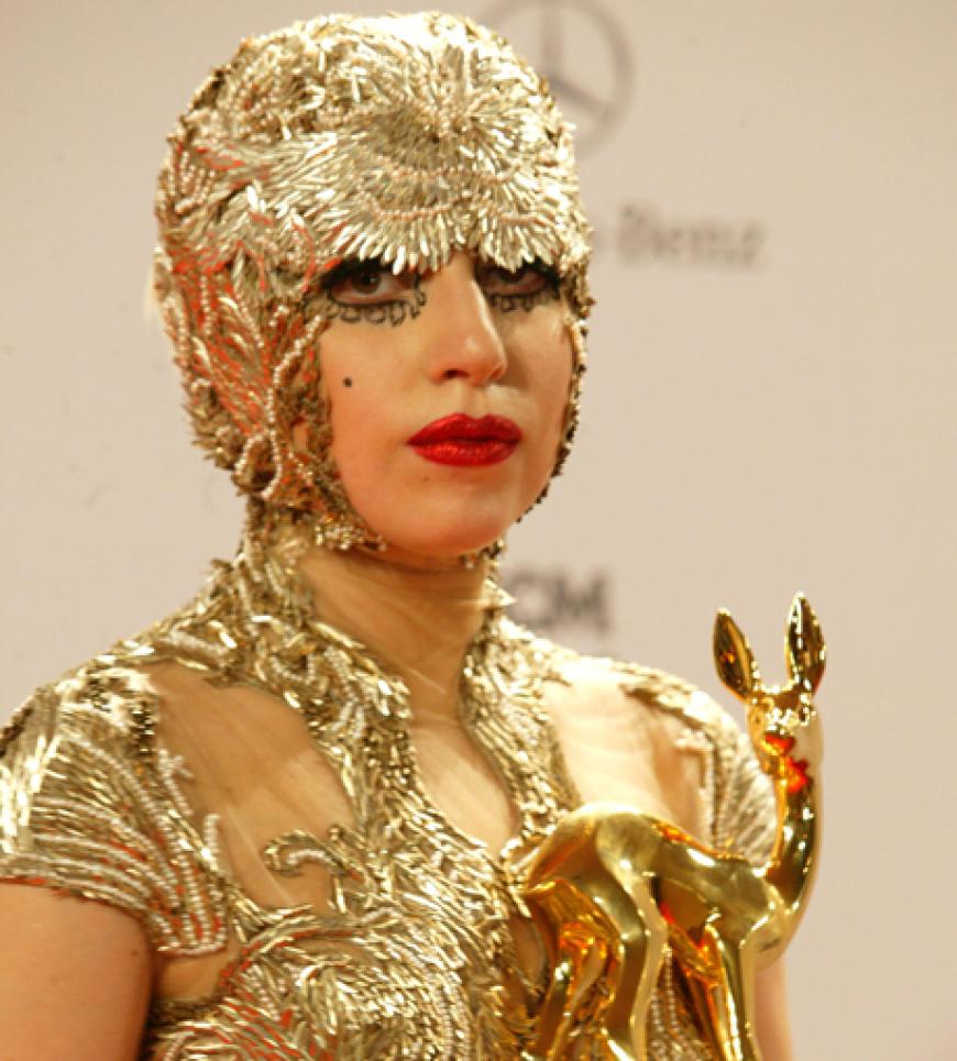 Golden Girl: Zur Bambi-Verleihung am 10.11. kam GaGa in einem funkelnden Ganzkörper-Outfit