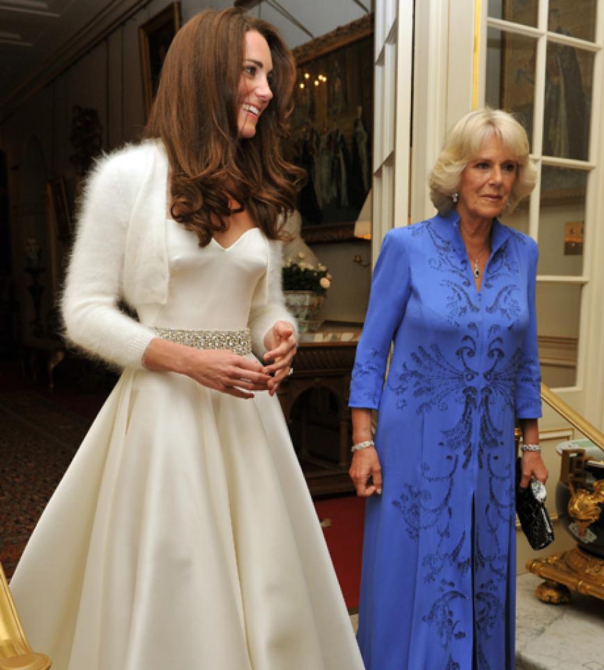 Für die Hochzeitsfeier tauschte Kate ihr Brautkleid gegen ein schulterfreies, weißes Abendkleid aus