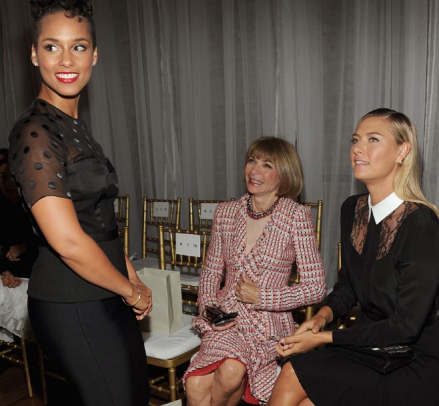 Alicia Keys mit US Vogue-Chefin Anna Wintour und Tennis-As Maria Sharapova kurz vor der Show von Jason Wu