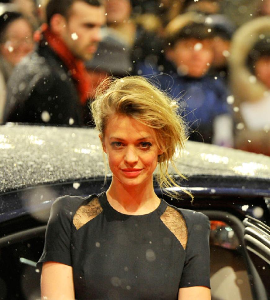 Festliche Eröffnung der 63. Berlinale am 7. Februar! Zu den Filmfestspielen in der Hauptstadt reist Heike Makatsch an. Nationale und internationale Stars geben sich die Klinke in die Hand
