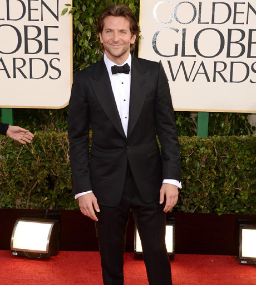 Mama's Liebling: Hollywood-Beau Bradley Cooper lief solo über den Roten Teppich