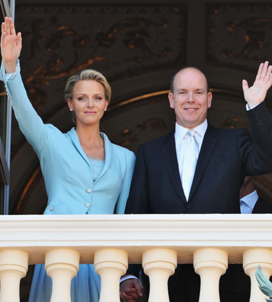 Endlich hat Monaco wieder eine Fürstin! Alle freuen sich mit Charlene (in Chanel) und Albert