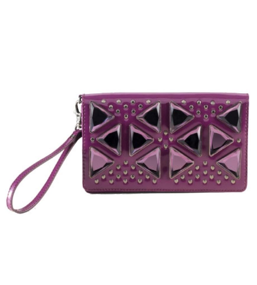 Clutch mit Schmucksteinen von Mango,
ca. 50 Euro