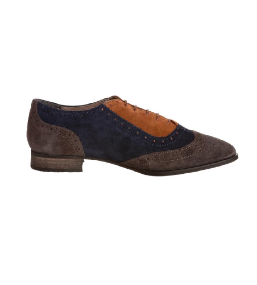 Die bunten Schnürschuhe sind super bequem und sehen sowohl zur weiten Hose als auch zum Minikleid richtig cool aus. Brogues aus Wildleder von Pier One über zalando.de, ca. 80 Euro