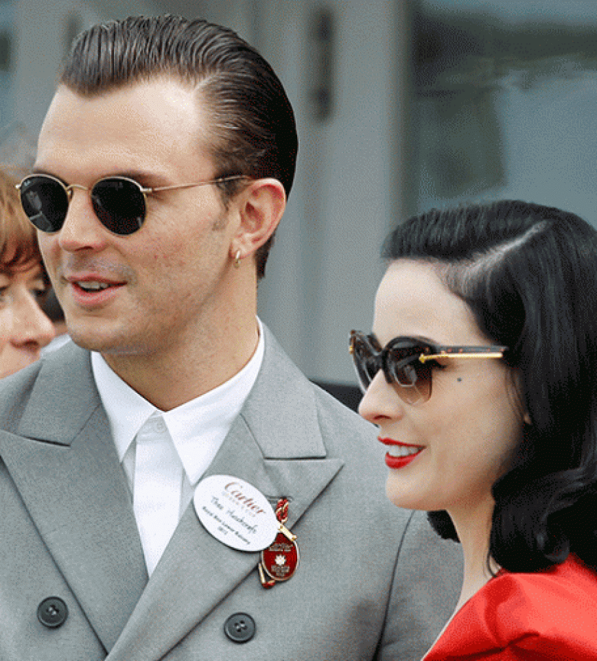 Im September bestätigte Burlesque-Tänzerin Dita Von Teese die Trennung von dem 13 Jahre jüngeren Hurts-Sänger´ Theo Hutchcraft. Er war ihr nicht Mann genug