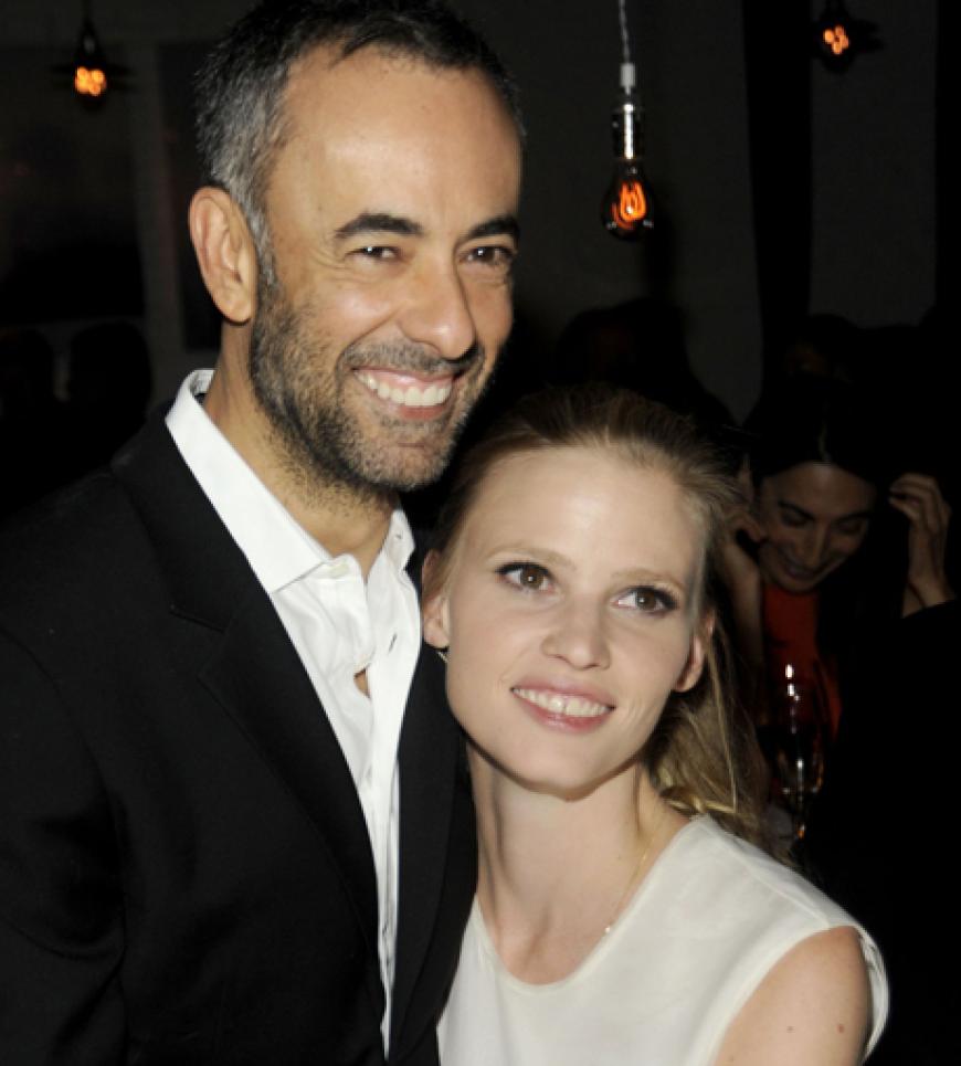Lara Stone gratulierte dem Calvin Klien-Designer nach der Show