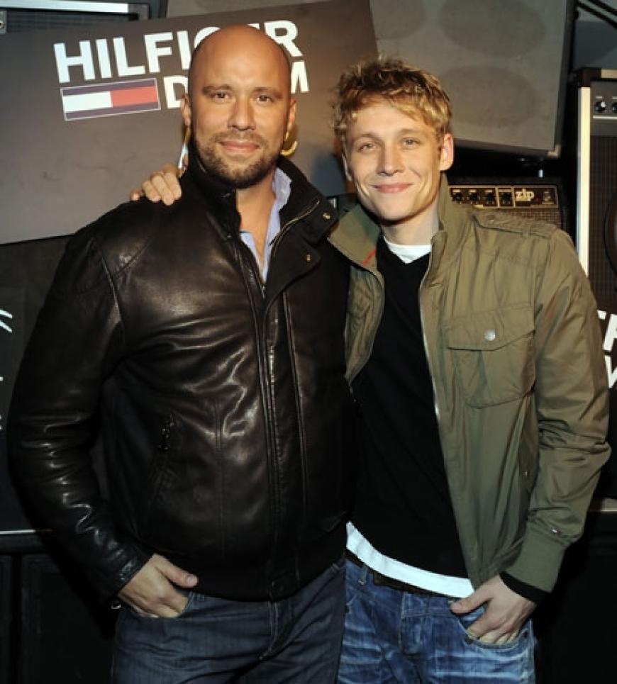 Oliver Timm, Geschäftsführer von Tommy Hilfiger Deutschland, freute sich über den Besuch von Schauspieler Matthias Schweighöfer