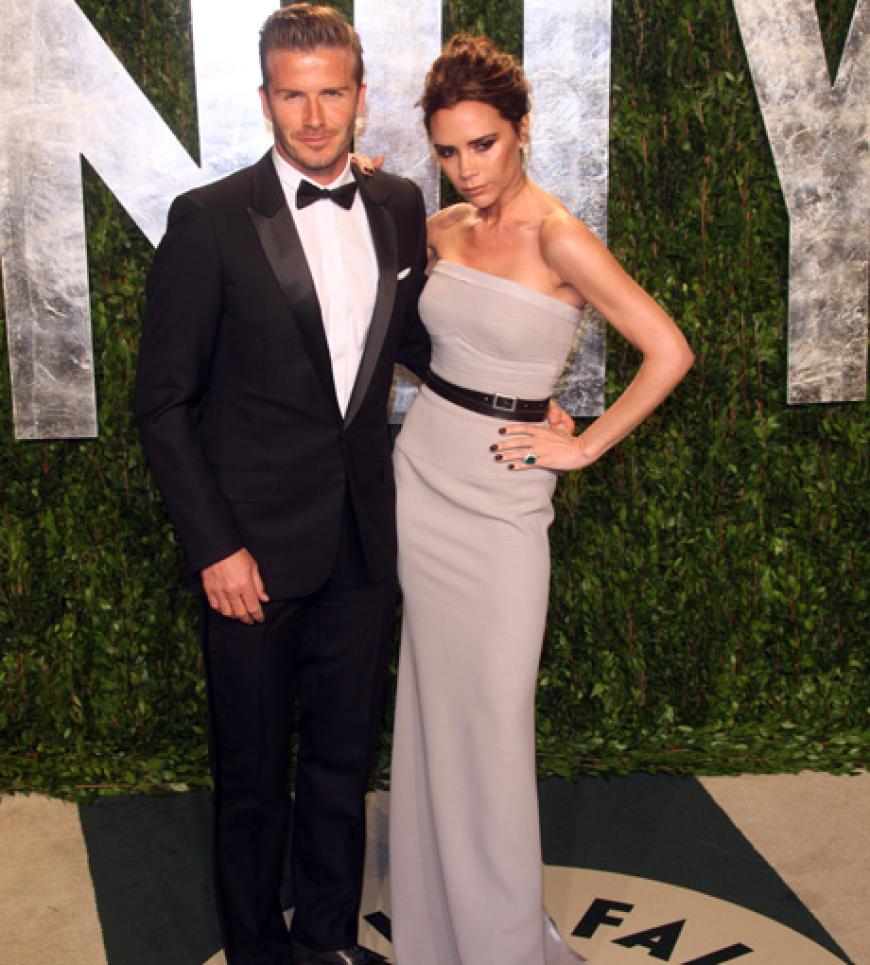 David und Victoria Beckham (in einer Eigenkreation) bei der Vanity Fair Oscar Party 2011. Ein echtes Style-Highlight!