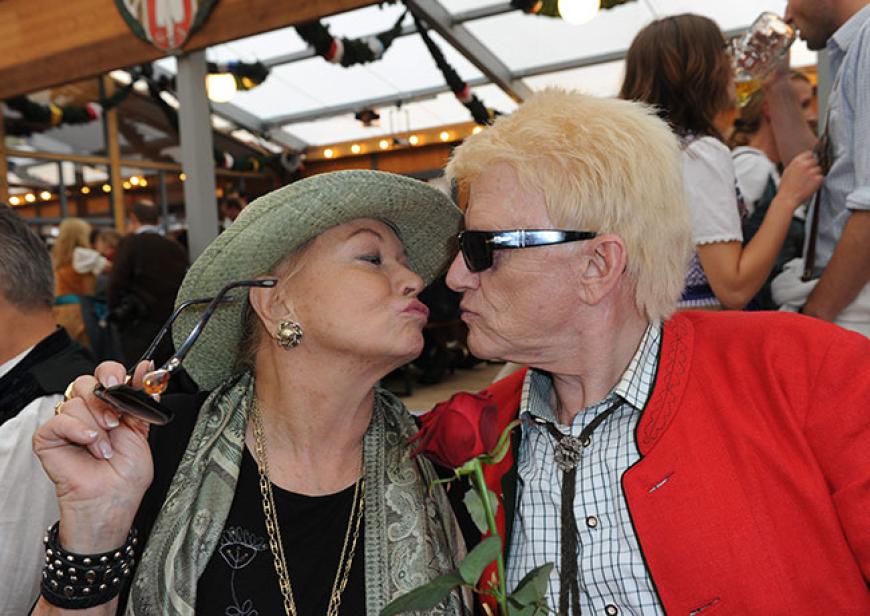 Bussi, Bussi: Schlagersänger Heino Kramm und Frau Hannelore