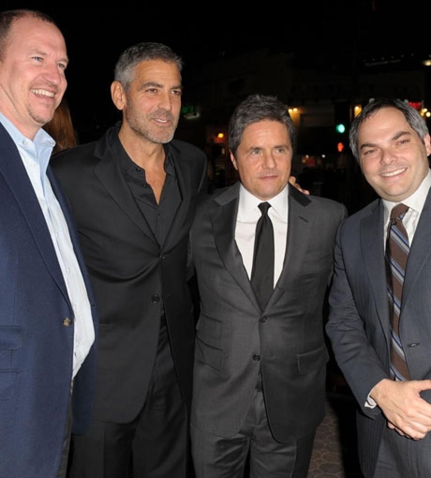 George Clooney mit den Produzenten des Films: Rob Moore und Brad Grey von Paramount, sowie Adam Goodman von DreamWorks